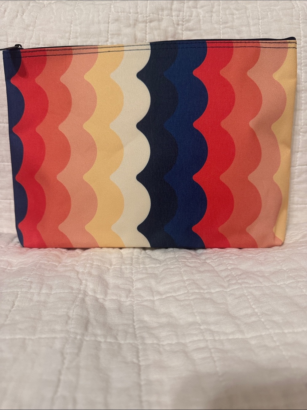thirty-one roomy Zipper Pouch - Wave Pattern